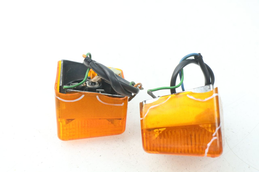 photo de FRONT TURN SIGNAL PEUGEOT SX 80 (1986 - 1995) - Alternative perspective