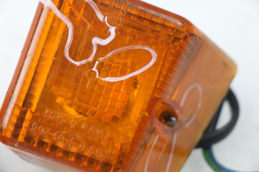 photo de FRONT TURN SIGNAL PEUGEOT SX 80 (1986 - 1995) - Surface and material condition