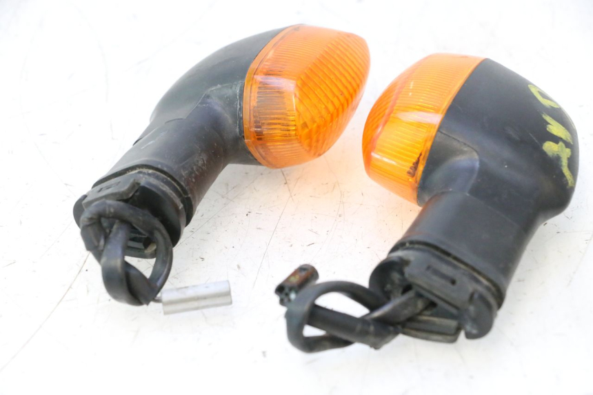 photo de FRONT TURN SIGNAL YAMAHA TDM ABS 900 (2002 - 2014) - Technical close-up
