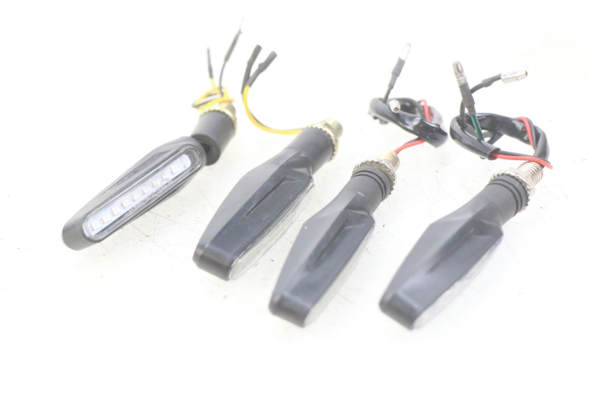 photo de FRONT TURN SIGNAL KEEWAY TX 50 (2008 - 2015) - Zoom on usage condition