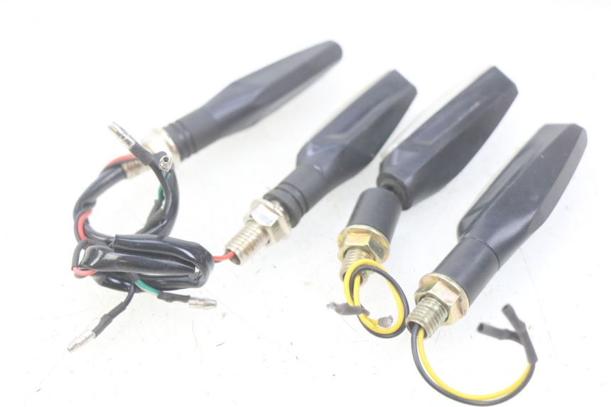 photo de FRONT TURN SIGNAL KEEWAY TX 50 (2008 - 2015) - Alternative perspective