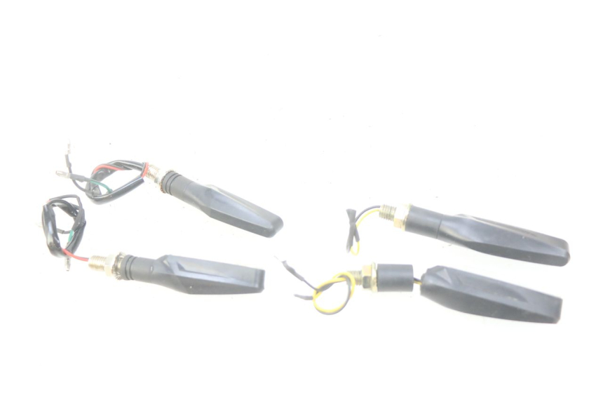 photo de FRONT TURN SIGNAL KEEWAY TX 50 (2008 - 2015) - Technical close-up