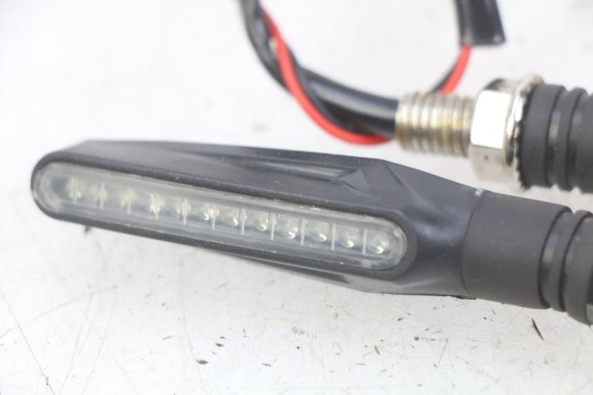 photo de FRONT TURN SIGNAL KEEWAY TX 50 (2008 - 2015) - Checked used part