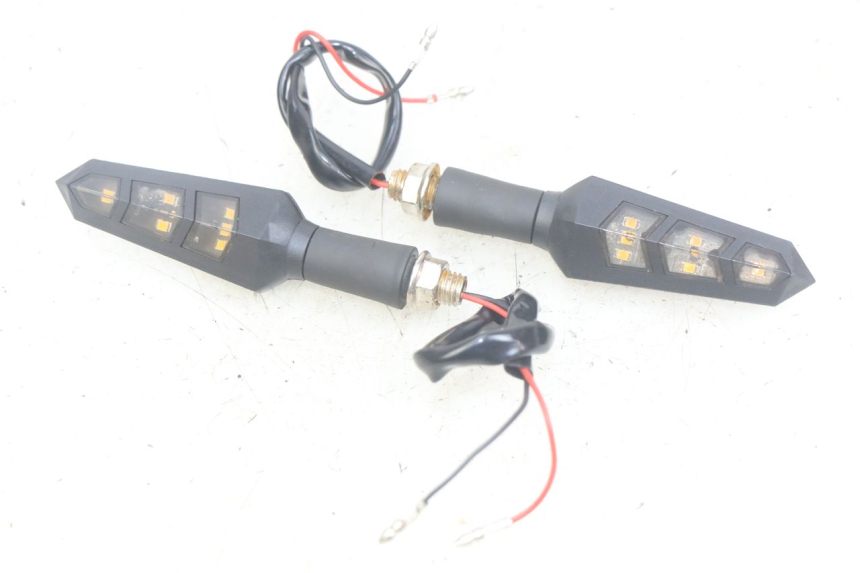 photo de FRONT TURN SIGNAL MOTRAC URBAN 4T 50 (2016 - 2024) - Main view