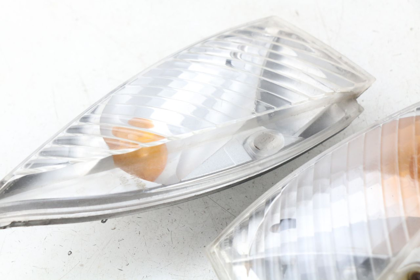 photo de FRONT TURN SIGNAL PEUGEOT VIVACITY 100 (1999 - 2008) - Alternative perspective