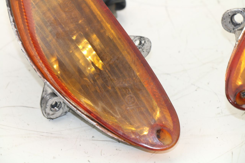 photo de FRONT TURN SIGNAL ROADSIGN WALLABY 50 (2009 - 2014) - Distinctive features