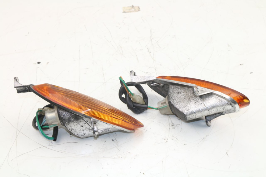 photo de FRONT TURN SIGNAL ROADSIGN WALLABY 50 (2009 - 2014) - Surface and material condition