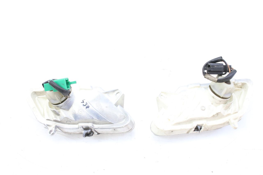 photo de FRONT TURN SIGNAL YAMAHA XMAX X-MAX 125 (2006 - 2009) - Alternative perspective