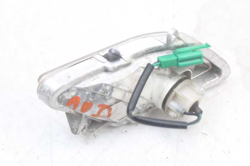 photo de FRONT TURN SIGNAL YAMAHA XMAX X-MAX 125 (2006 - 2009) - Technical close-up