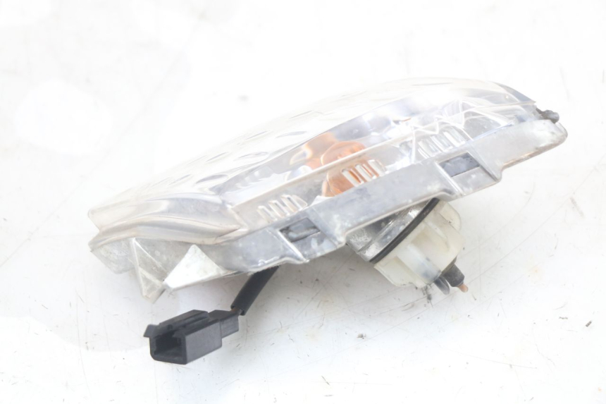 photo de FRONT TURN SIGNAL YAMAHA XMAX X-MAX 125 (2006 - 2009) - Surface and material condition