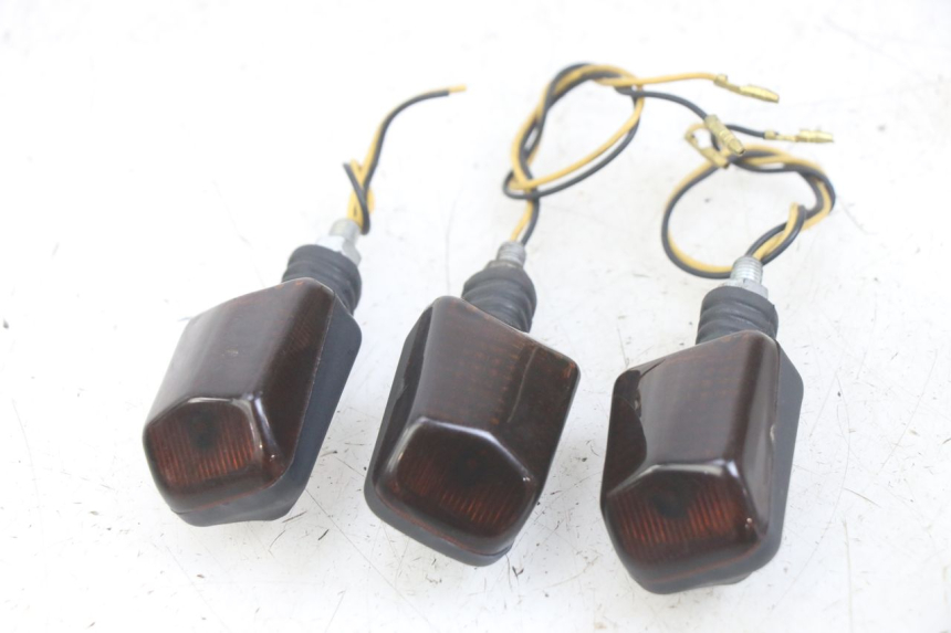 photo de FRONT TURN SIGNAL YAMAHA XJN DIVERSION 600 (2000 - 2003) - Product overview