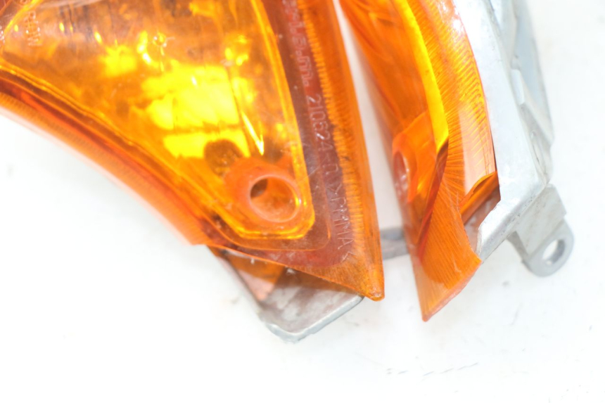 photo de FRONT TURN SIGNAL HONDA XLV VARADERO 125 (2000 - 2006) - Alternative perspective