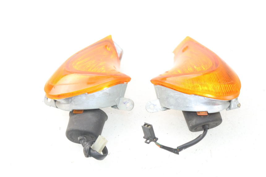 photo de FRONT TURN SIGNAL HONDA XLV VARADERO 125 (2000 - 2006) - Fixing points details