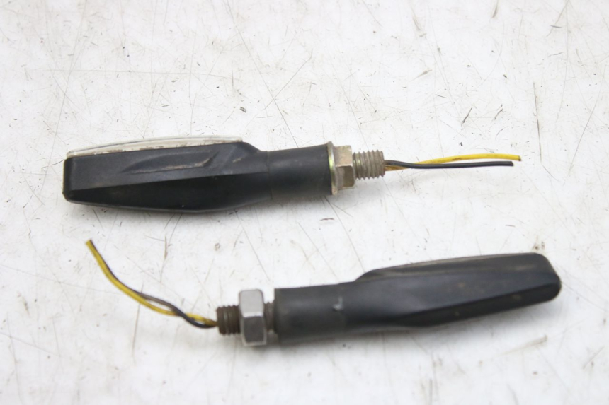 photo de FRONT TURN SIGNAL ZHEJIANG XMOTOS XB-81 50 - Zoom on usage condition