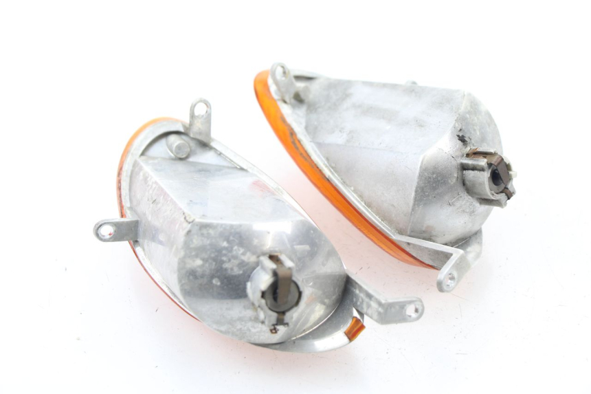 photo de FRONT TURN SIGNAL YAMAHA YP MAJESTY 125 (1998 - 2001) - Product overview