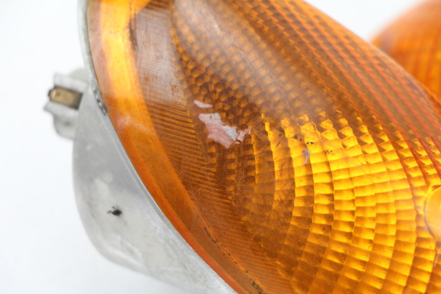 photo de FRONT TURN SIGNAL YAMAHA YP MAJESTY 125 (1998 - 2001) - Surface and material condition