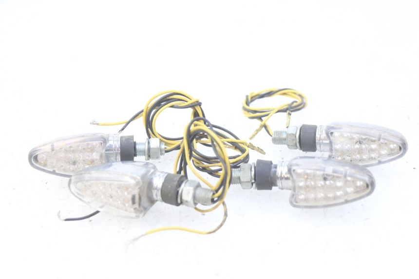 photo de FRONT TURN SIGNAL KAWASAKI ZEPHYR 1100 ( - 1995) - Main view