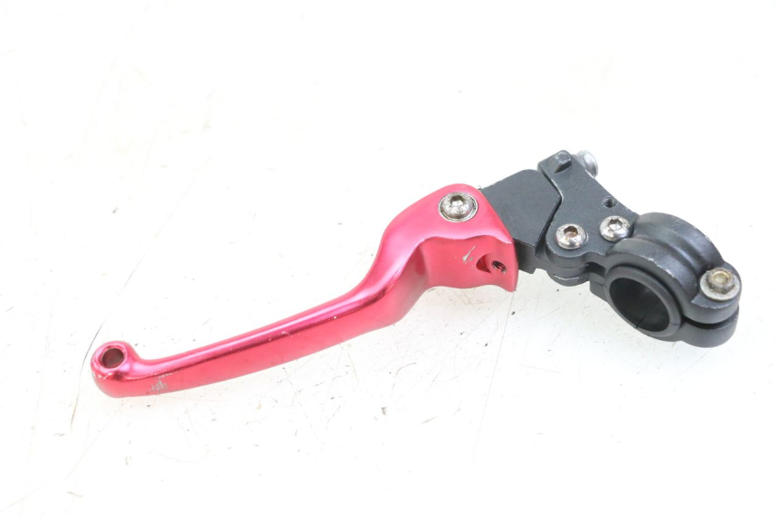 photo de CLUTCH LEVER MOUNT DERBI SENDA SM DRD X-TREME 50 (2011 - 2017) - Zoom on usage condition