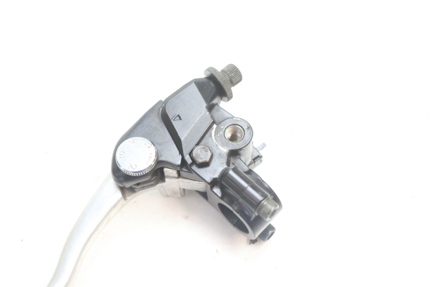 photo de CLUTCH LEVER MOUNT KAWASAKI ER-6 ER6 N 650 (2005 - 2009) - Zoom on usage condition
