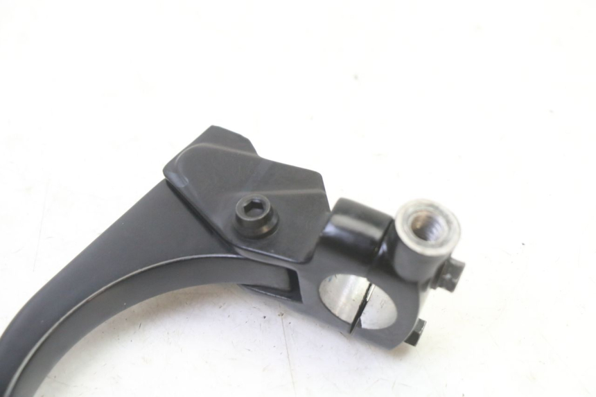 photo de CLUTCH LEVER MOUNT BMW G310 R 310 (2016 - 2020) - Zoom on usage condition