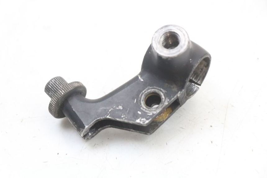 photo de CLUTCH LEVER MOUNT SUZUKI GSX E 250 (1982 - 1983) - Component detail