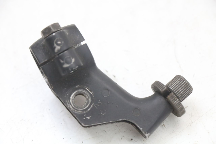 photo de CLUTCH LEVER MOUNT SUZUKI GSX E 250 (1982 - 1983) - Technical close-up