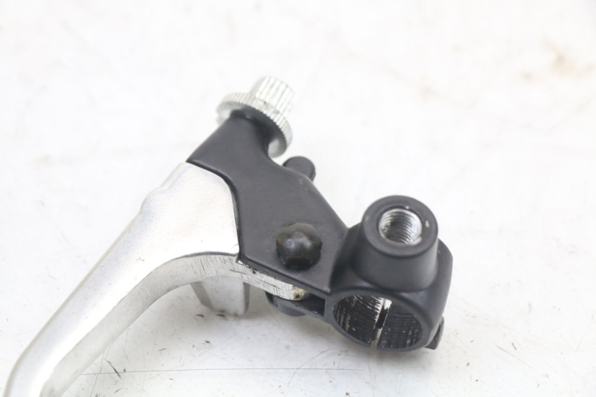 photo de CLUTCH LEVER MOUNT MASAI SCRAMBLER SPORT 125 (2021 - 2025) - Technical close-up