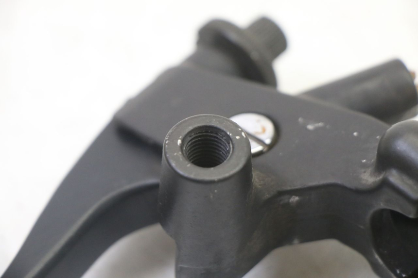 photo de CLUTCH LEVER MOUNT HONDA NTV DEAUVILLE 650 (2001 - 2006) - Alternative perspective