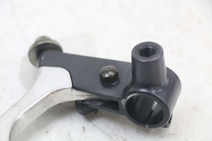 photo de CLUTCH LEVER MOUNT SUZUKI GS F 500 (2004 - 2007) - Technical close-up