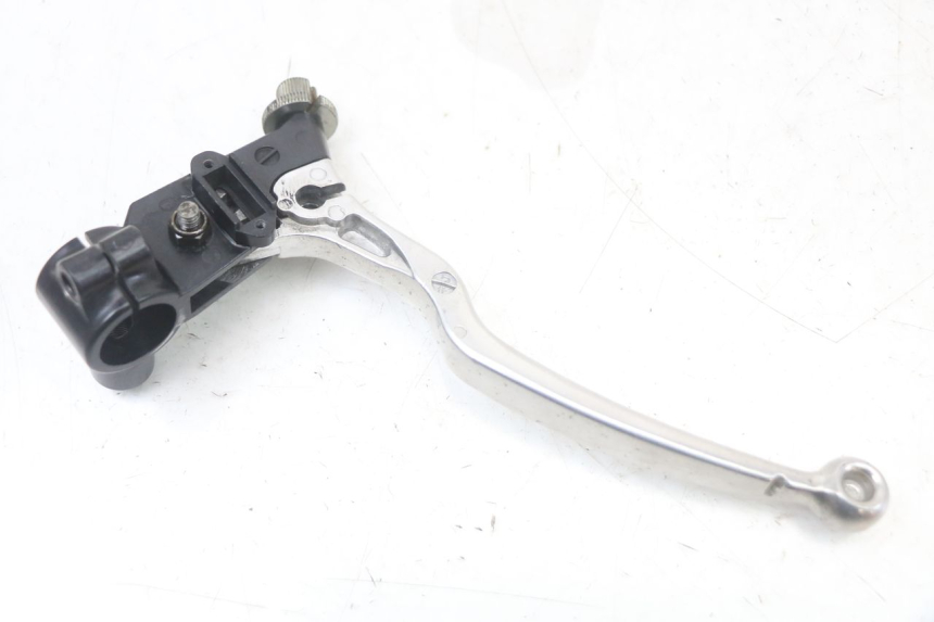 photo de CLUTCH LEVER MOUNT SUZUKI GS F 500 (2004 - 2007) - Fixing points details
