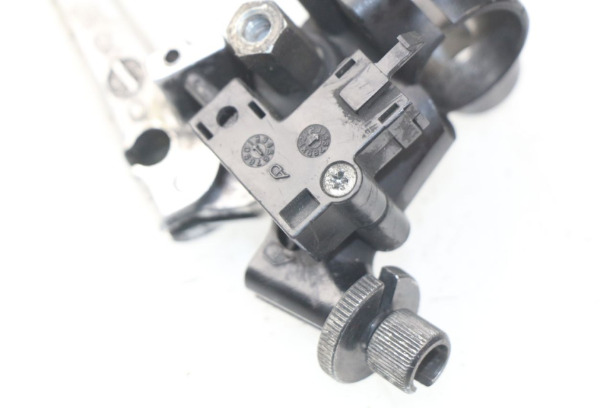 photo de CLUTCH LEVER MOUNT YAMAHA TDM ABS 900 (2002 - 2014) - Component detail