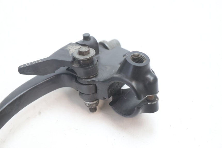 photo de CLUTCH LEVER MOUNT HONDA XRV AFRICA TWIN 750 (1990 - 1992) - Technical close-up