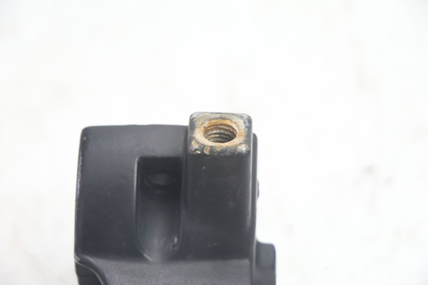 photo de RIGHT BRAKE LEVER MOUNT MBK MACH G AC 50 (2002 - 2014) - Alternative perspective