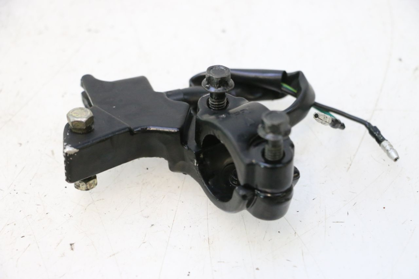 photo de LEFT BRAKE LEVER MOUNT KYMCO AGILITY PREMIUM 50 (2007 - 2010) - Alternative perspective