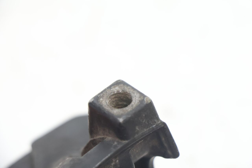 photo de LEFT BRAKE LEVER MOUNT MBK BOOSTER SPIRIT 50 (1996 - 1999) - Surface and material condition