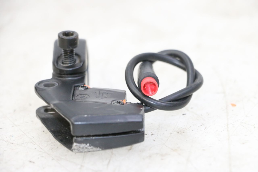 photo de LEFT BRAKE LEVER MOUNT URBANGLIDE E-CROSS PRO 1 - Component detail