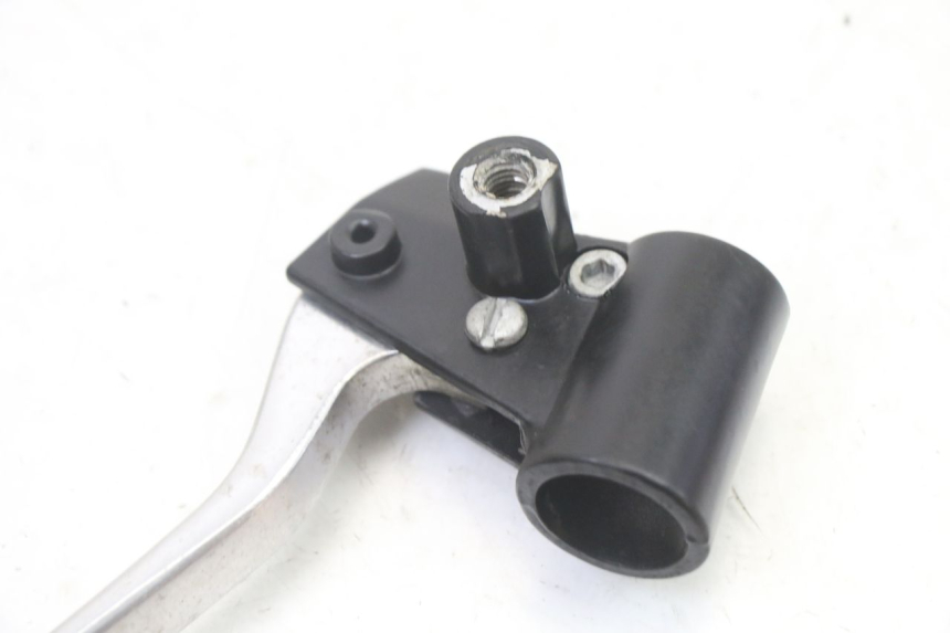 photo de LEFT BRAKE LEVER PIAGGIO FLY 2T 50 (2004 - 2017) - Zoom on usage condition
