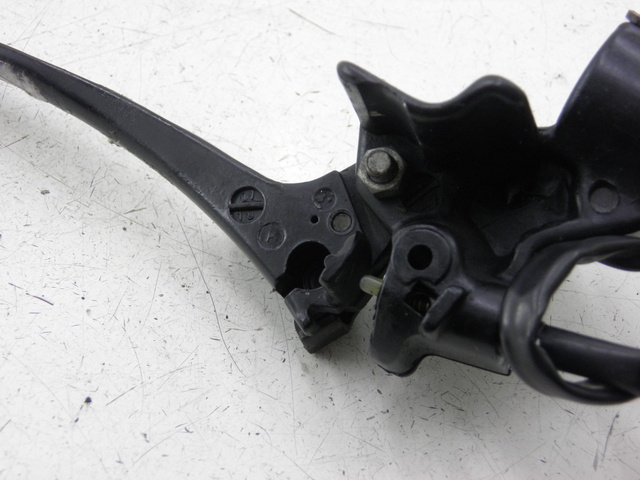 photo de LEFT BRAKE LEVER MOUNT HONDA NH VISION 50 (1985 - 1994) - Zoom on usage condition