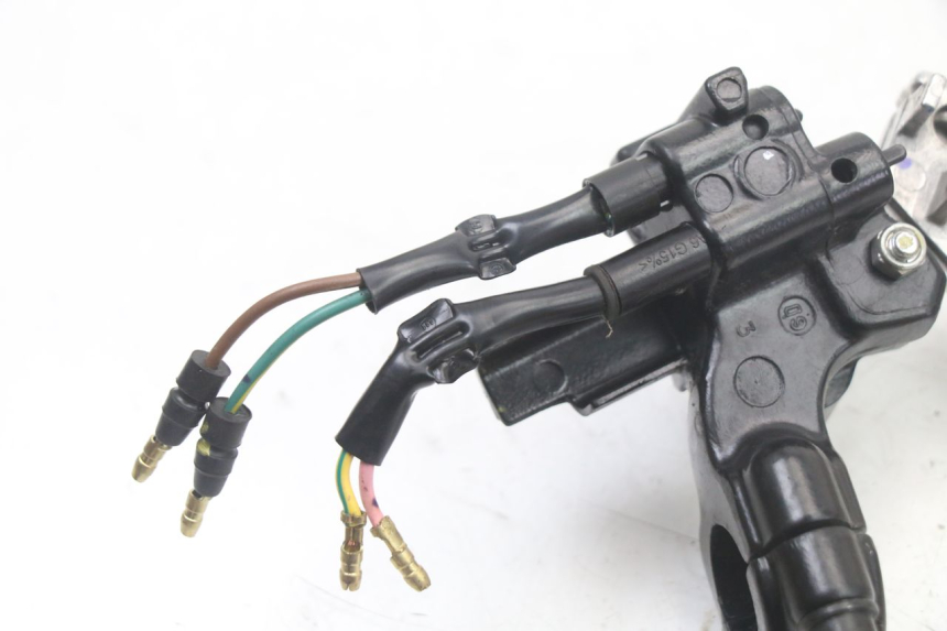 photo de LEFT BRAKE LEVER MOUNT HONDA PCX (JF57/JF64) 125 (2014 - 2018) - Fixing points details