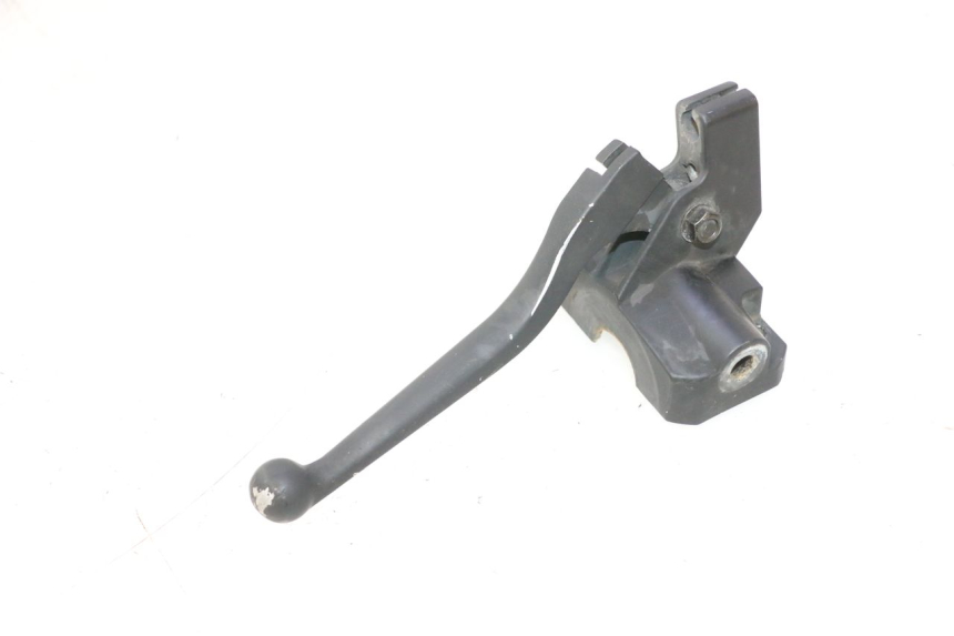 photo de LEFT BRAKE LEVER MOUNT PEUGEOT KISBEE 4T 50 (2023 - 2026) - Zoom on usage condition