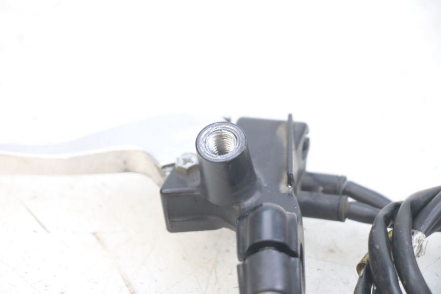 photo de LEFT BRAKE LEVER HONDA PCX (JF47) 125 (2012 - 2013) - Zoom on usage condition