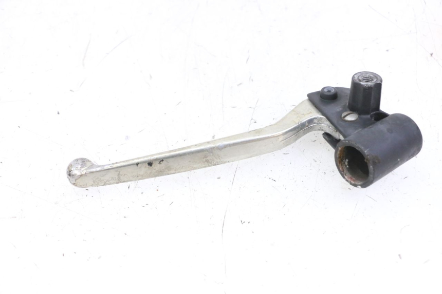 photo de LEFT BRAKE LEVER MOUNT PIAGGIO VESPA LX 150 (2005 - 2013) - Alternative perspective