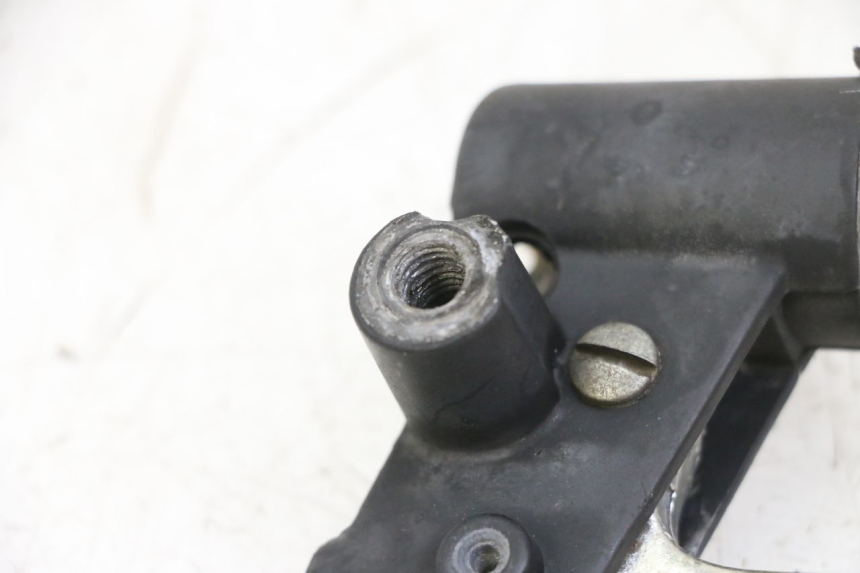 photo de LEFT BRAKE LEVER MOUNT PIAGGIO VESPA LX 150 (2005 - 2013) - Technical close-up