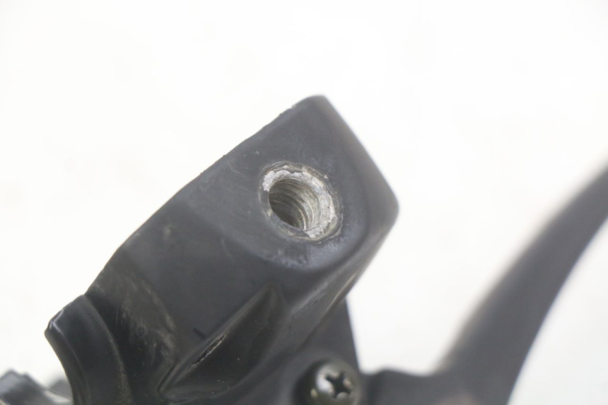 photo de LEFT BRAKE LEVER KEEWAY RY6 2T 50 (2011 - 2019) - Zoom on usage condition