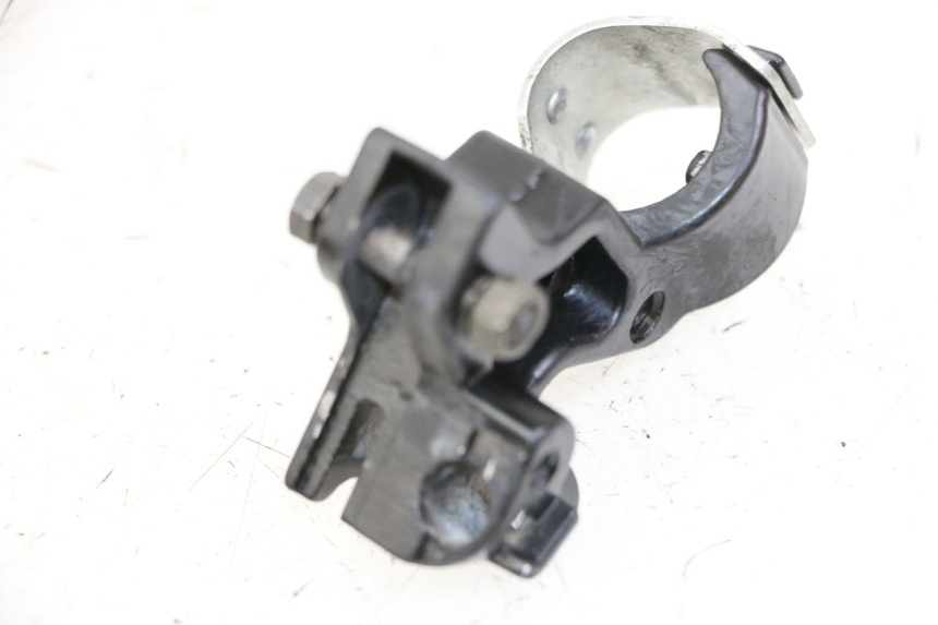 photo de LEFT BRAKE LEVER MOUNT TNT MOTOR BOSTON 4T 50 (2018 - 2025) - Zoom on usage condition