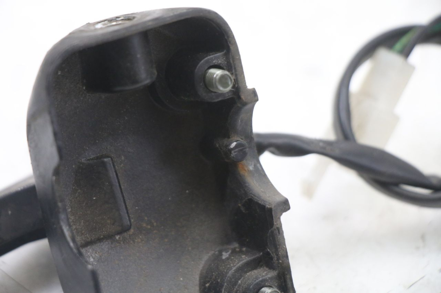 photo de LEFT BRAKE LEVER MOUNT UNIVERSAL BIKE ZN50QT-11B 50 (2018 - 2021) - Technical close-up