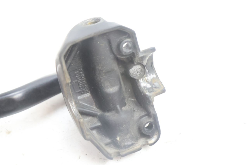 photo de LEFT BRAKE LEVER MOUNT PEUGEOT VIVACITY 100 (1999 - 2008) - Alternative perspective