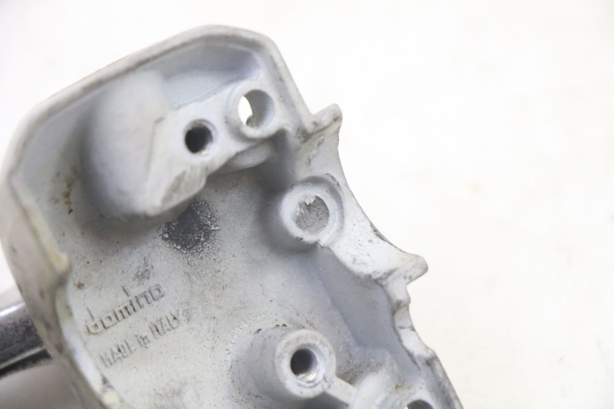 photo de LEFT BRAKE LEVER MOUNT YAMAHA WHY 50 (1998 - 2000) - Technical close-up