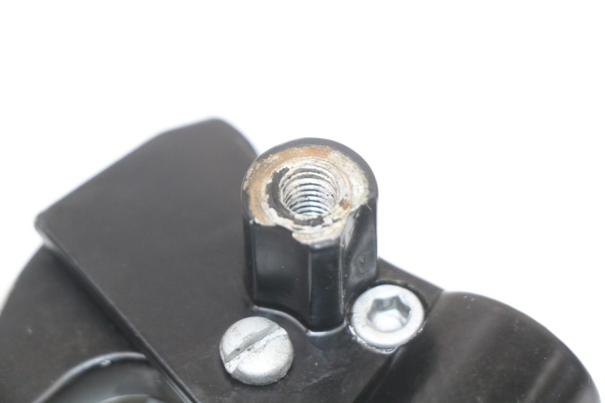 photo de LEFT BRAKE LEVER PIAGGIO ZIP 2T 50 (2009 - 2019) - Zoom on usage condition