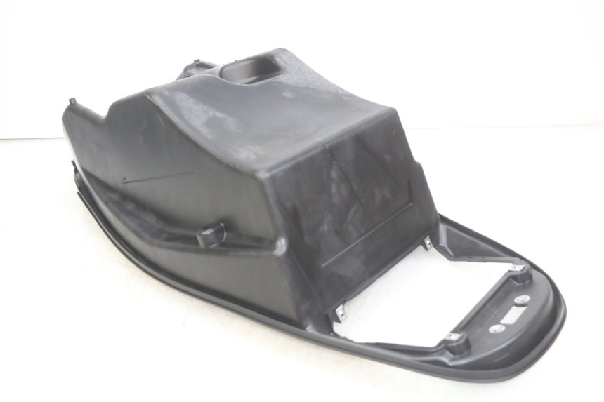 photo de SEAT STORAGE BOX KYMCO AGILITY 16+ 4T 50 (2018 - 2023) - Alternative perspective